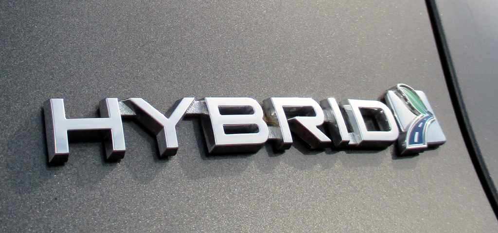 Ford Mondeo Hybrid: Modellschriftzug am Heck.