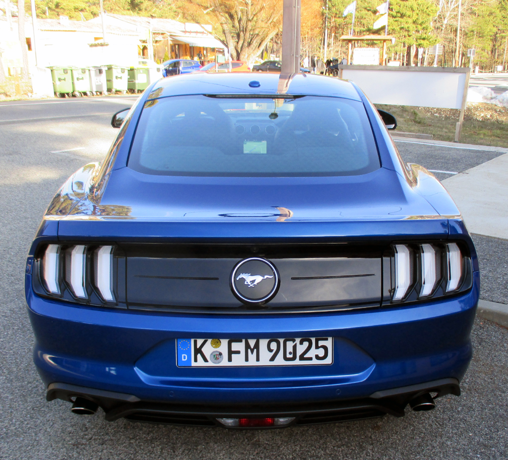Ford Mustang: Blick auf die Heckpartie.