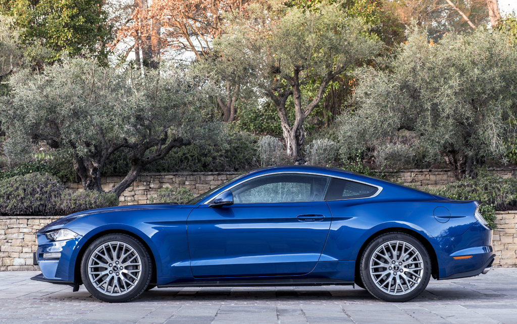 Ford Mustang: Und so sieht die Pony- und Muscle-Car-Ikone von der Seite aus.