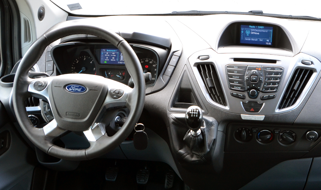 Ford Nugget: Blick auf die Instrumenten- und Anzeigentafel.