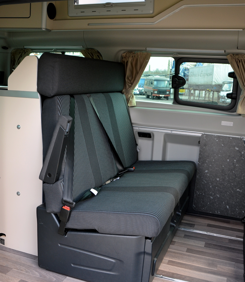 Ford Nugget: Blick in den Innenraum.