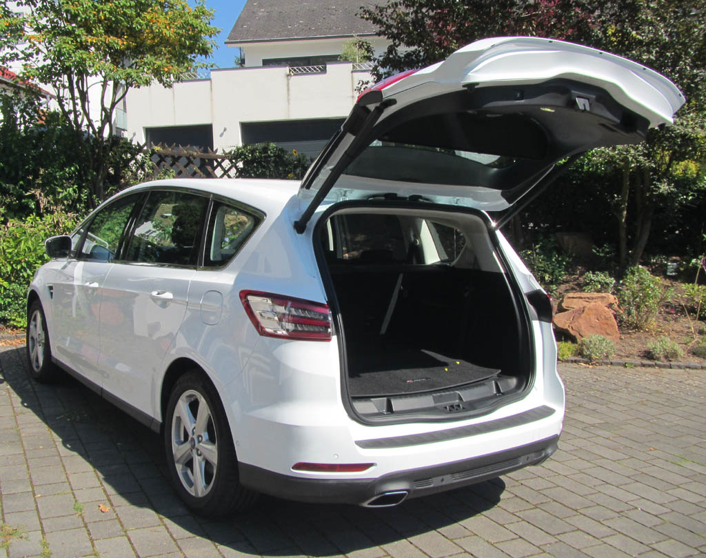 Ford S-Max: Das Gepäckabteil fast je nach Konfiguration 285/965 bis 2020 Liter.