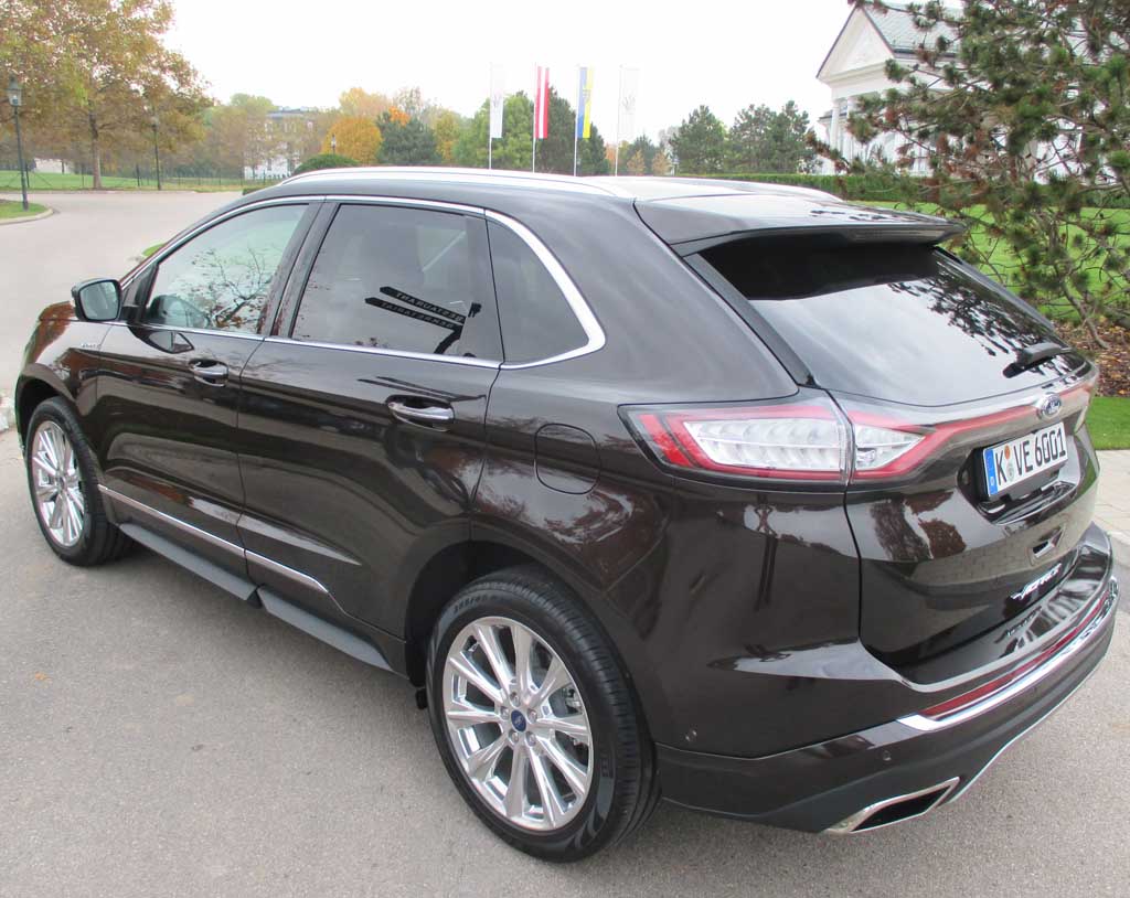 Ford Edge Vignale: Heck-/Seitenansicht des Fünftürers ebenfalls mit besonderem Bodykit.