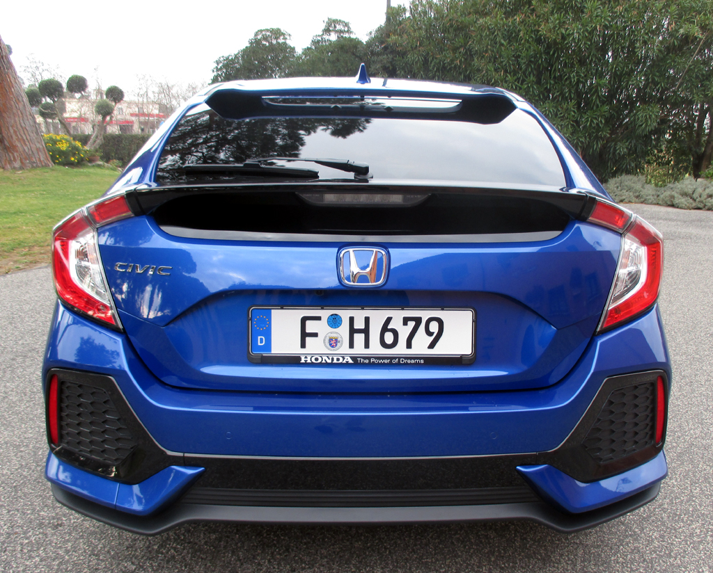 Honda Civic Diesel: Blick auf die Heckpartie.