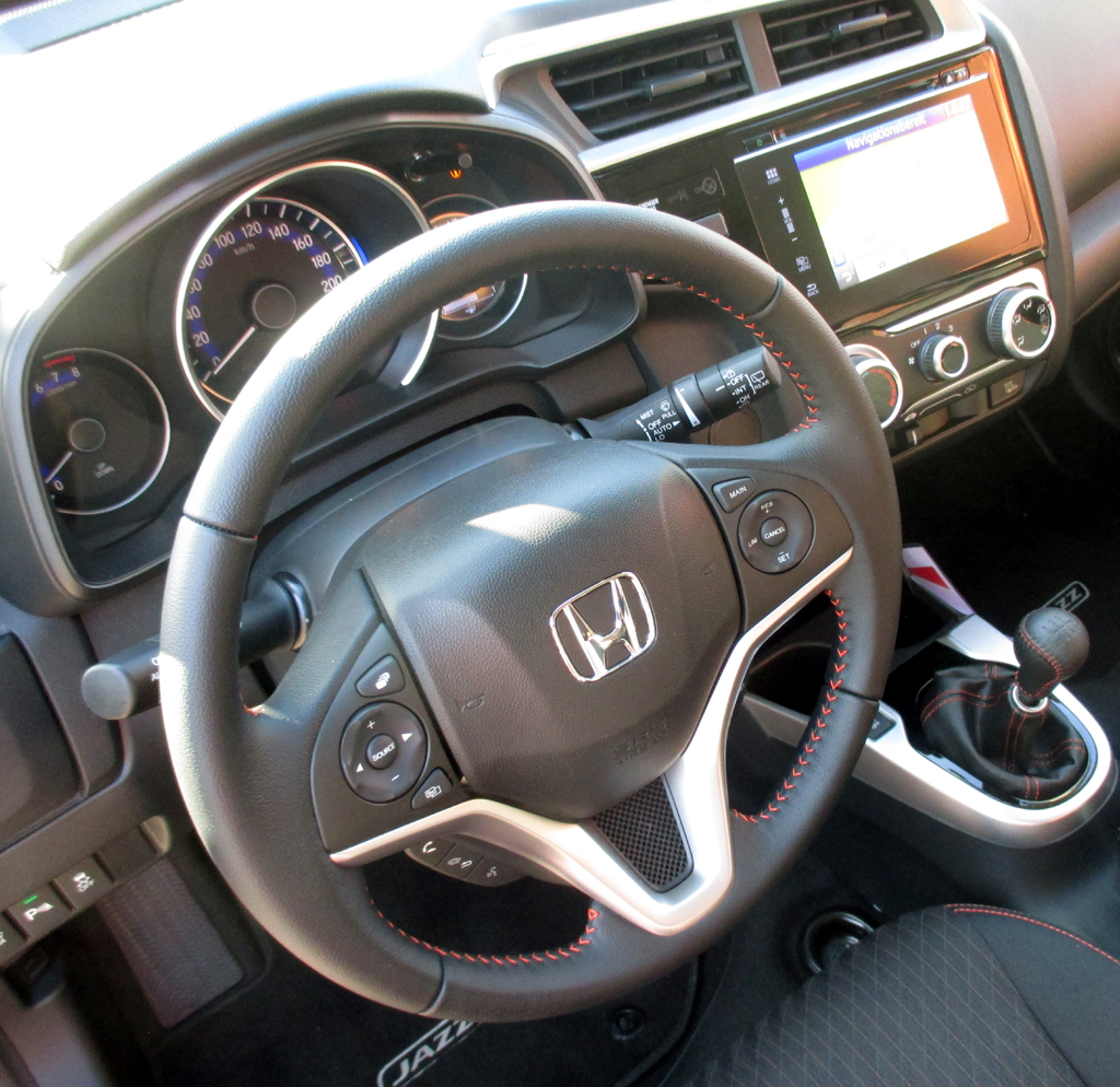 Honda Jazz: Im Cockpit geht es sehr übersichtlich zu.
