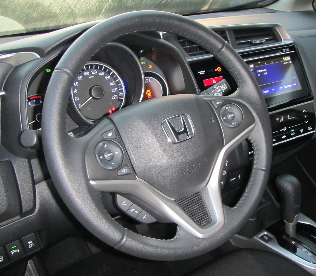 Honda Jazz: Blick ins recht aufgeräumt wirkende Cockpit.