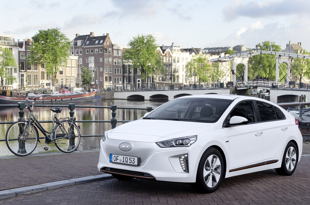 Hyundai Ioniq Electric: Hier ist die Frontpartie geschlossen.
