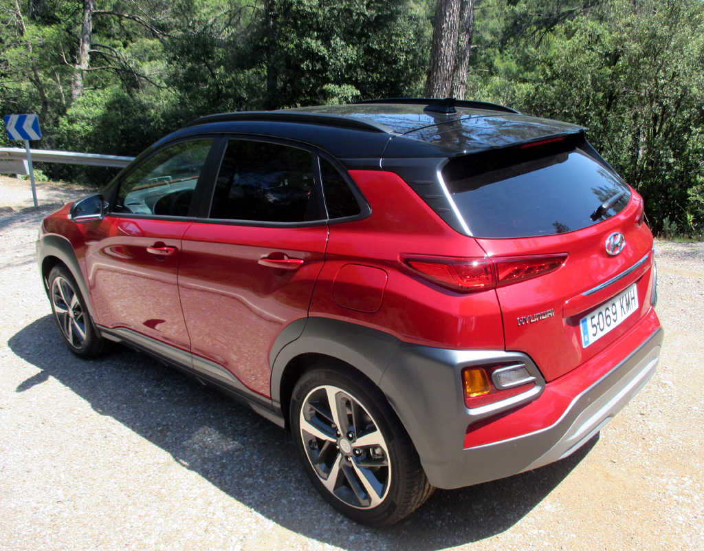 Hyundai Kona: Heck-/Seitenansicht.