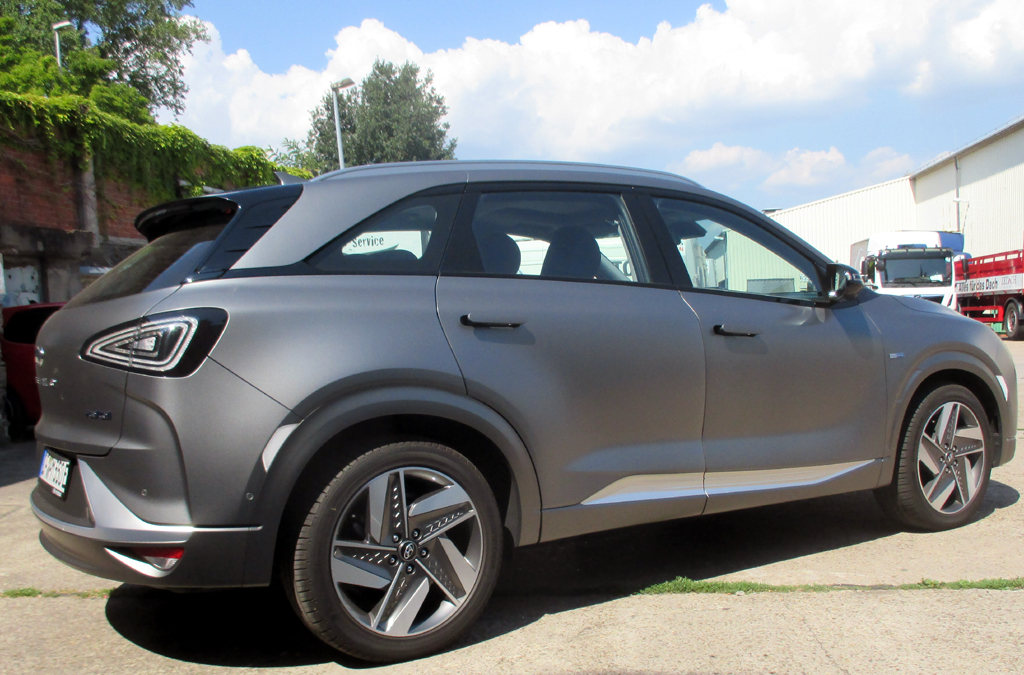 Hyundai Nexo: Heck-/Seitenansicht des Modells auf der neuen, eigenständigen Plattform.