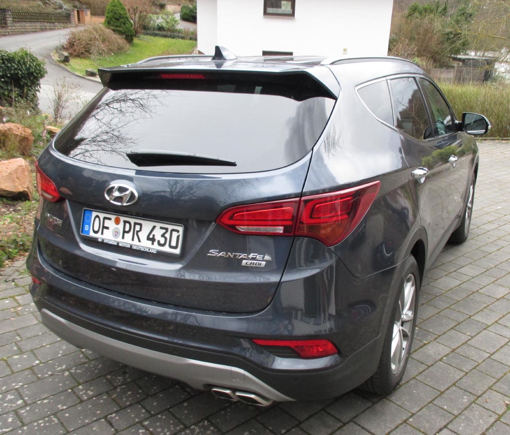 Hyundai Santa Fe: Heck-/Seitenansicht.
