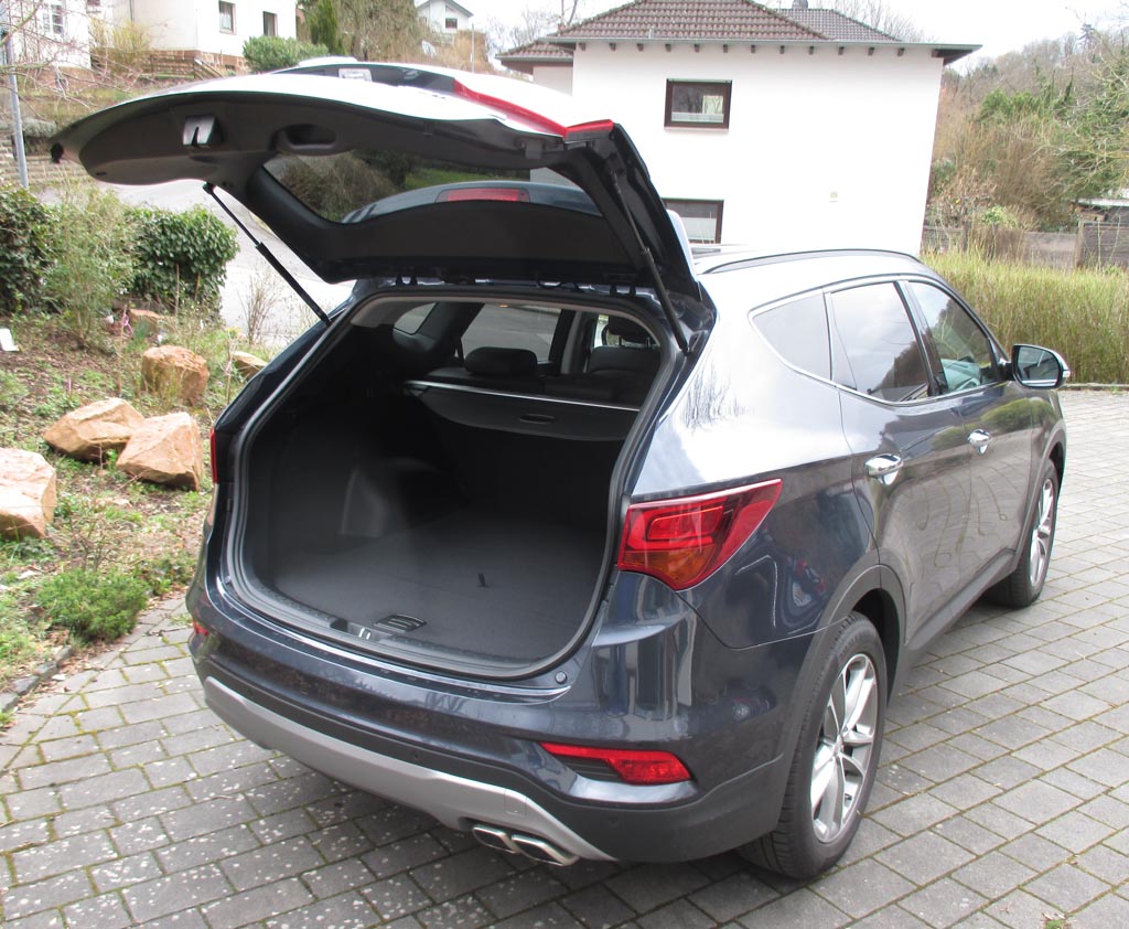 Hyundai Santa Fe: Das Gepäckabteil fasst stattliche 585 bis 1680 Liter.