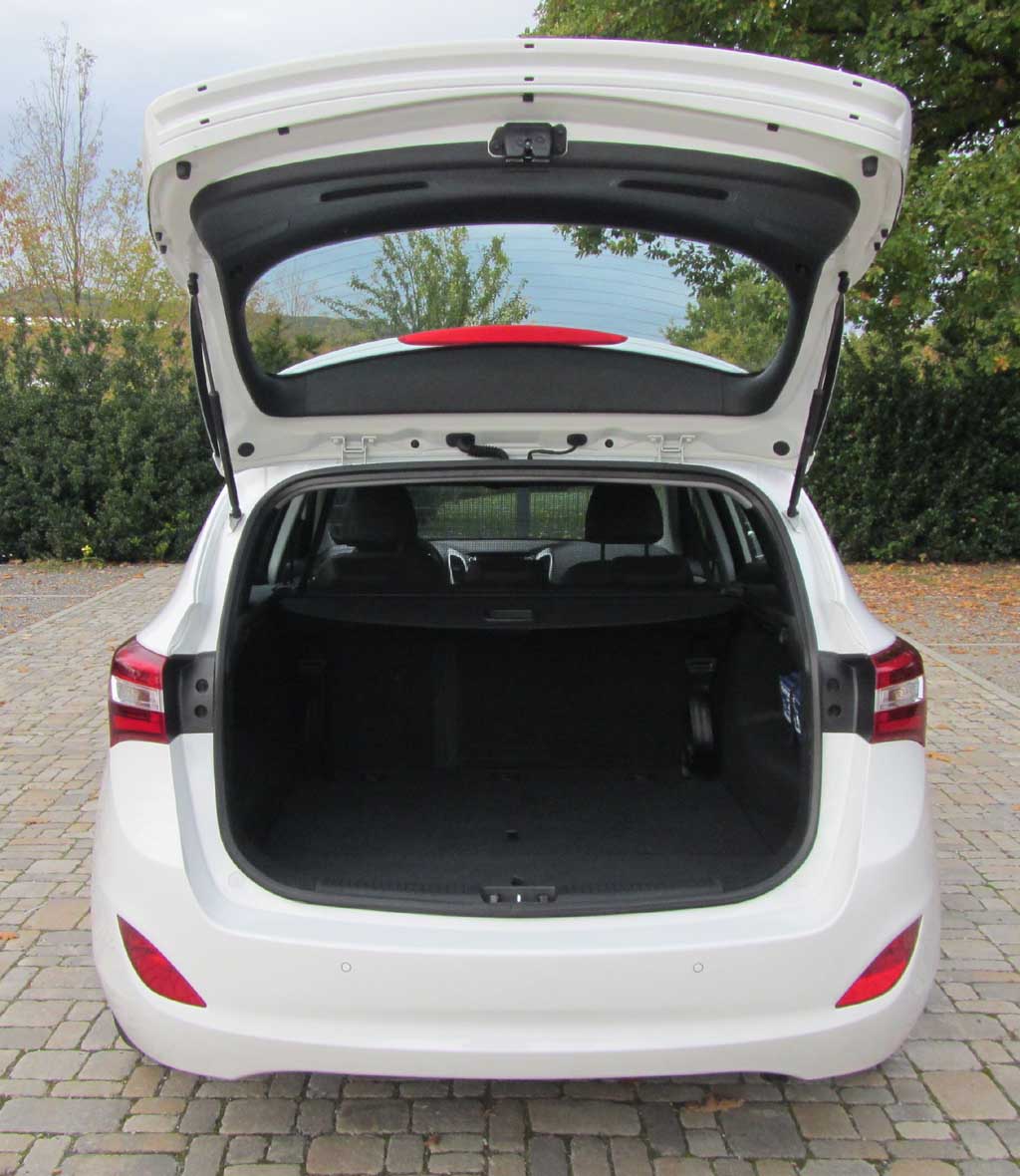 Hyundai i30 Kombi: Das Gepäckabteil fasst 528 bis 1642 Liter.