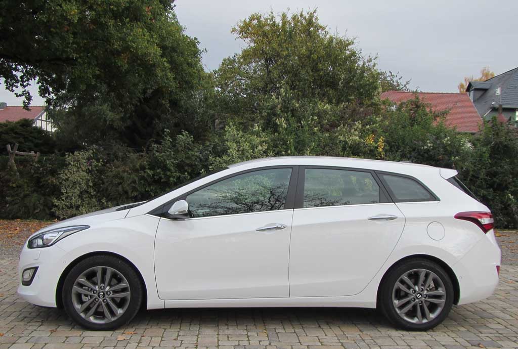 Hyundai i30 Kombi: Und so sieht der Fünftürer von der Seite aus.
