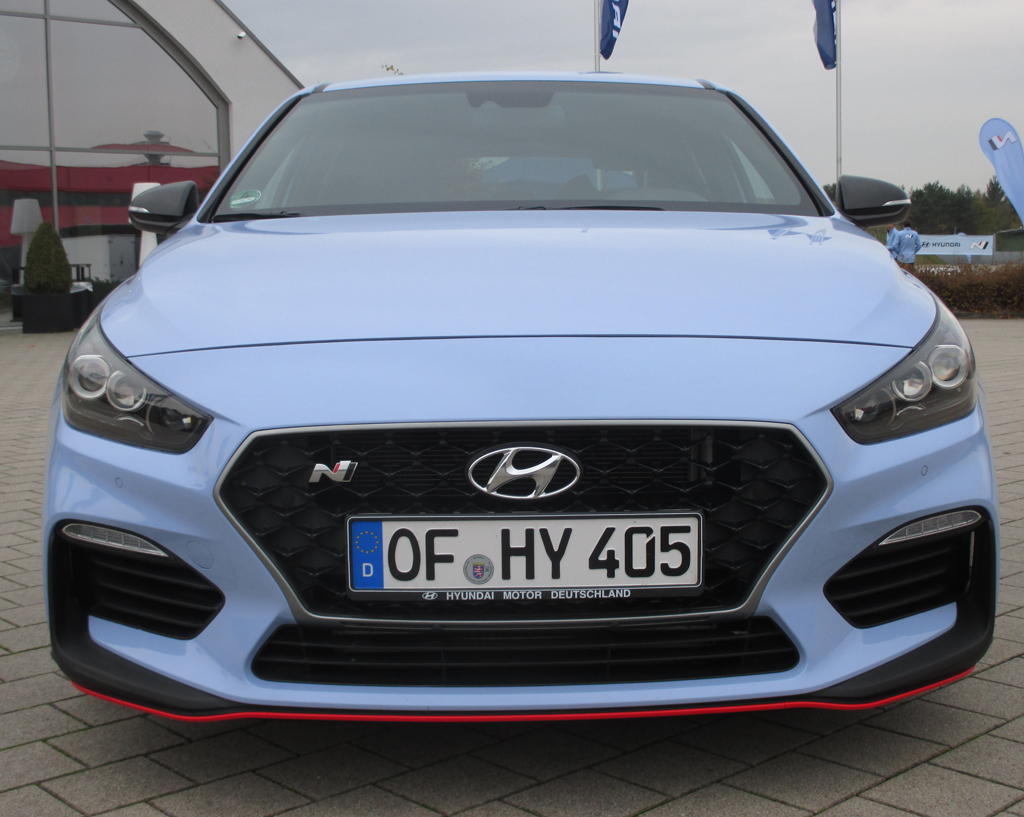 Hyundai i30N: Schon die Front deutet an, was in dem Kraftpaket steckt. Fotos: Koch