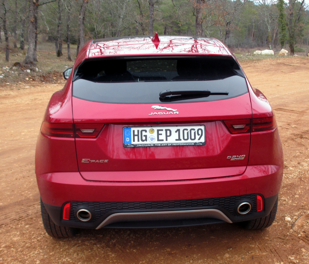 Jaguar E-Pace: Blick auf die Heckpartie.