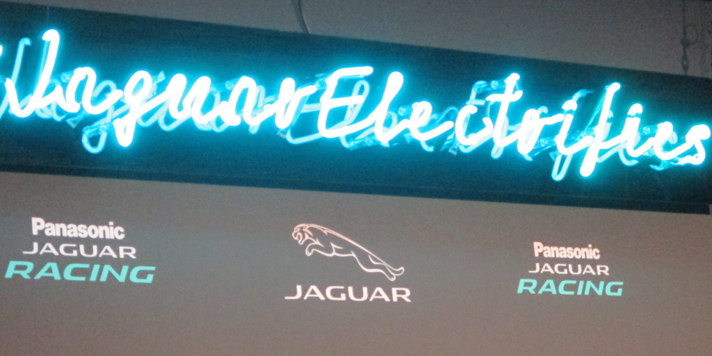 Jaguar elektrifiziert in der Formel-E und 2018 mit dem I-Pace auch auf der Straße.