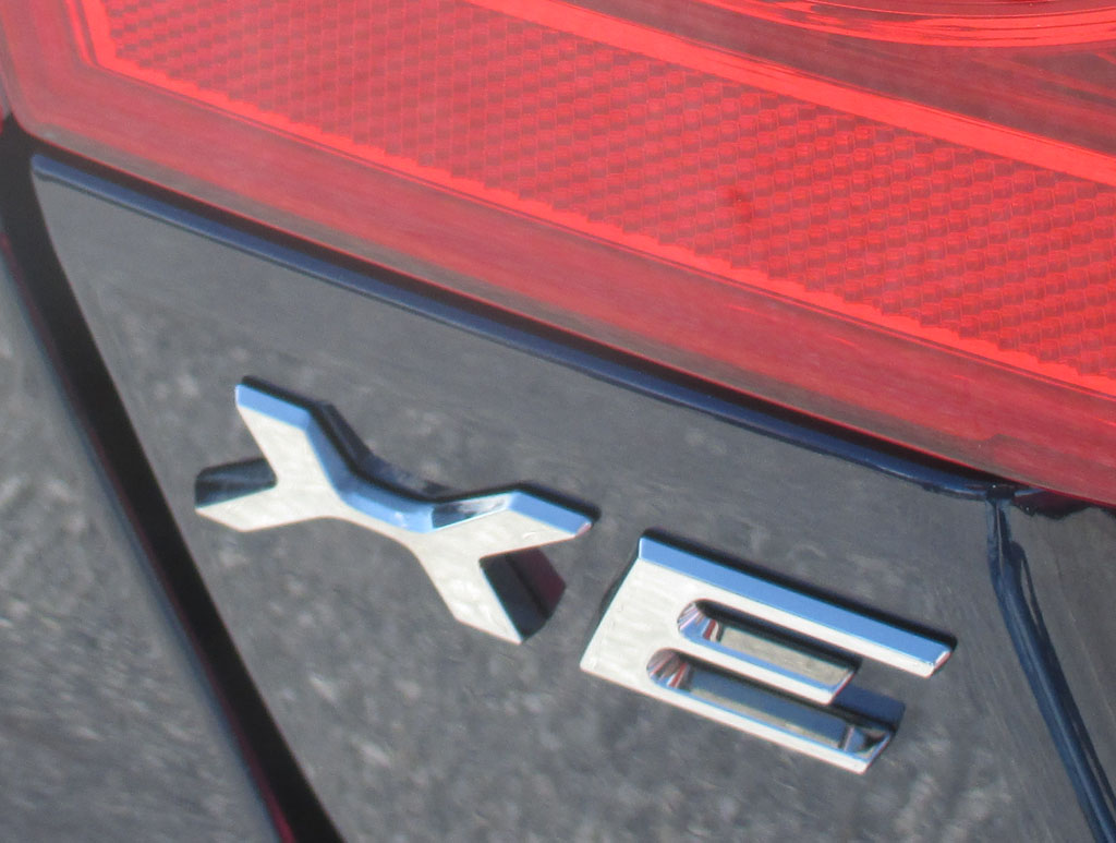 Jaguar XE: Die Sportlimousine gibt es jetzt auch als Diesel mit Allrad.