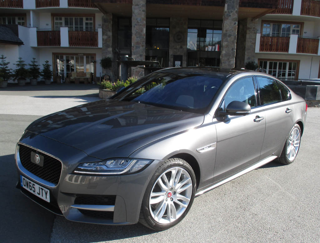 Jaguar ergänzt zum Modelljahr 2017 auch beim XF das Portfolio. 