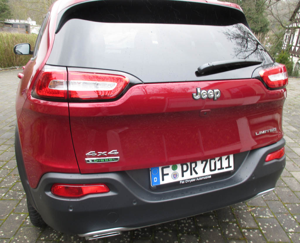 Jeep Cherokee: Blick auf die Heckpartie.