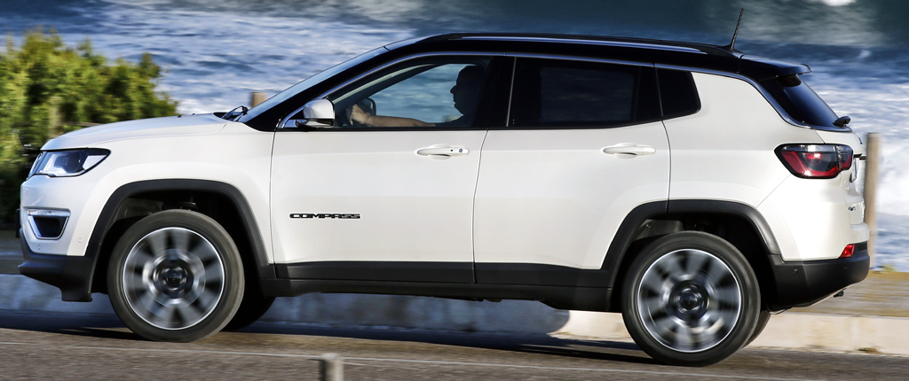 Jeep Compass: Und so sieht der fünftürige Fünfsitzer von der Seite aus.