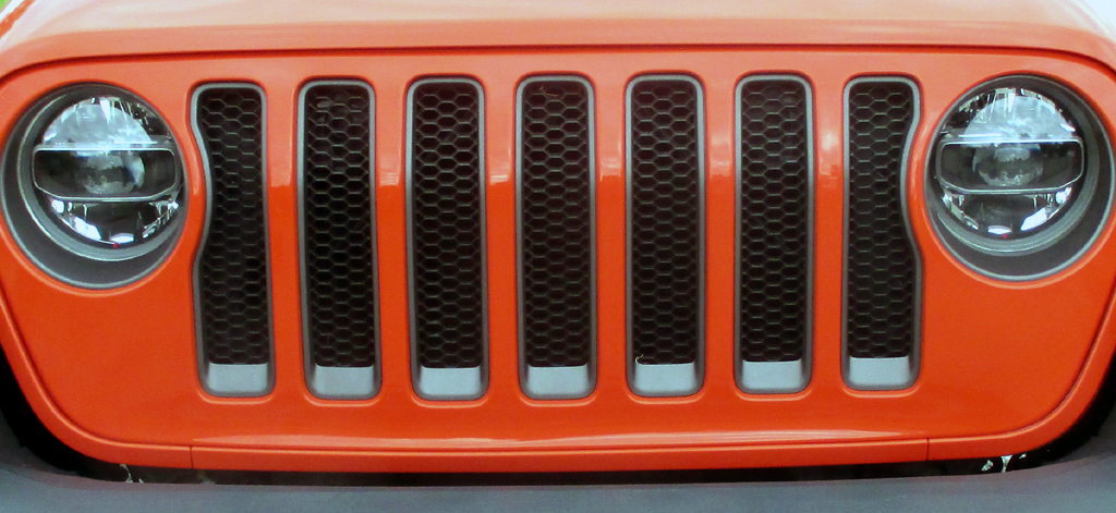 Jeep Wrangler: Die Frontpartie ist typisch für die Marke.