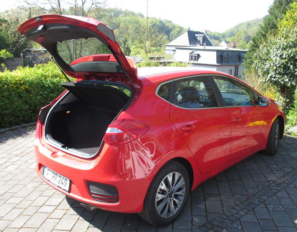 Kia Ceed: Das Gepäckabteil fasst 380 bis 1318 Liter.