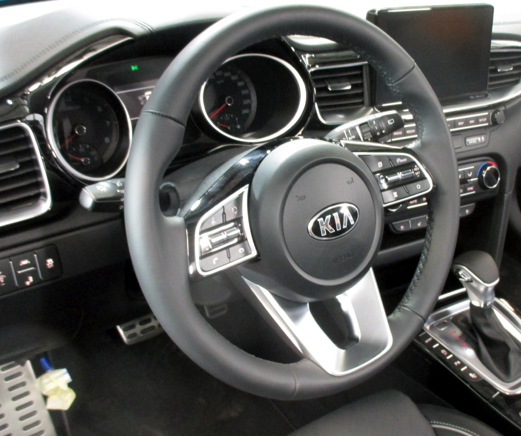 Kia Ceed: Im Cockpit geht es recht übersichtlich zu.