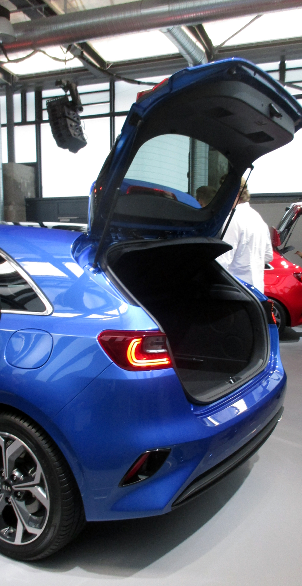 Kia Ceed: Das Gepäckabteil fasst jetzt erweiterbare mindestens 395 Liter.