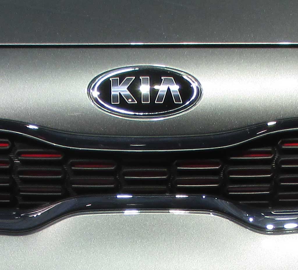 Kia Picanto: Das Markenlogo sitzt vorn vor der Motorhaube.