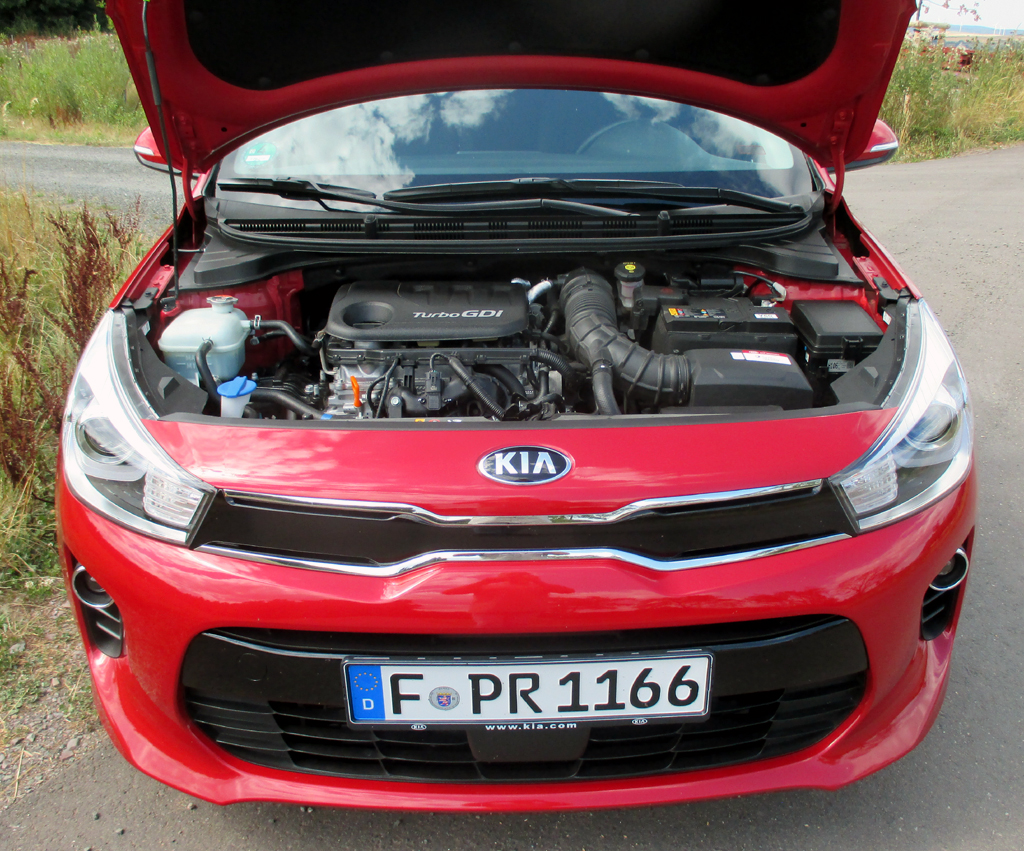 Kia Rio: Blick unter die Haube auf den 1,0-Liter-Dreizylinder.