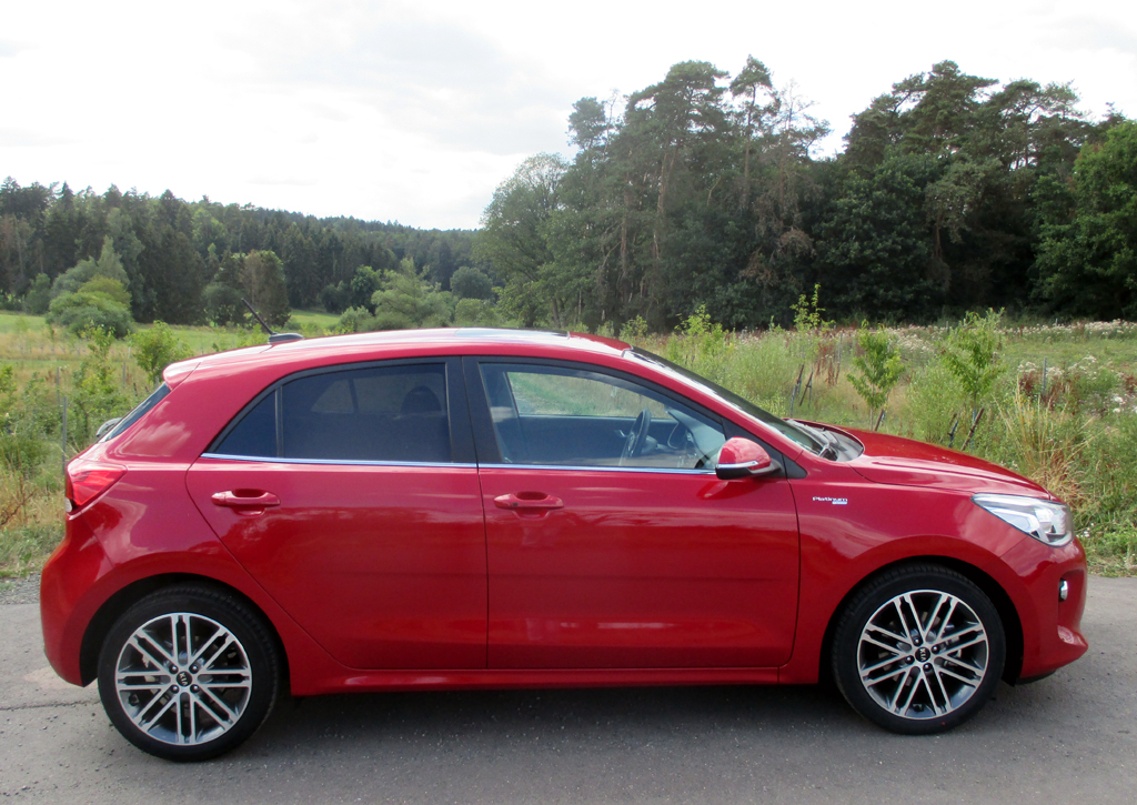 Kia Rio: Und so sieht der fünftürige Fünfsitzer von der Seite aus.