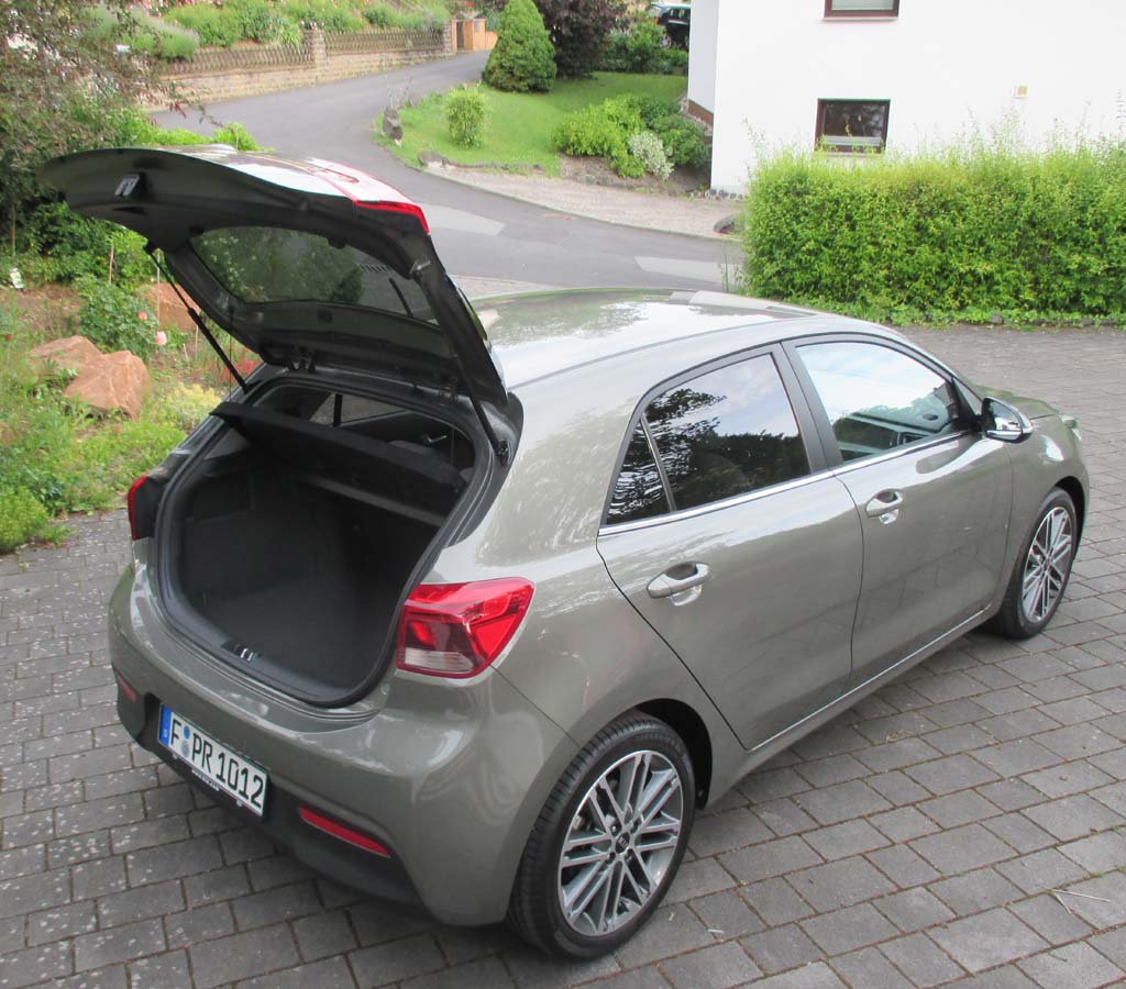Kia Rio: Das Gepäckabteil fasst jetzt 325 bis 980 Liter.