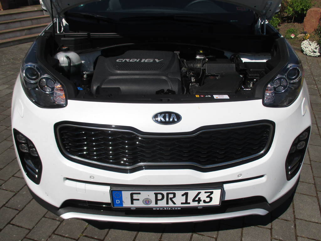 Kia Sportage: Blick unter die Haube auf den 2,0-Liter-Selbstzünder.