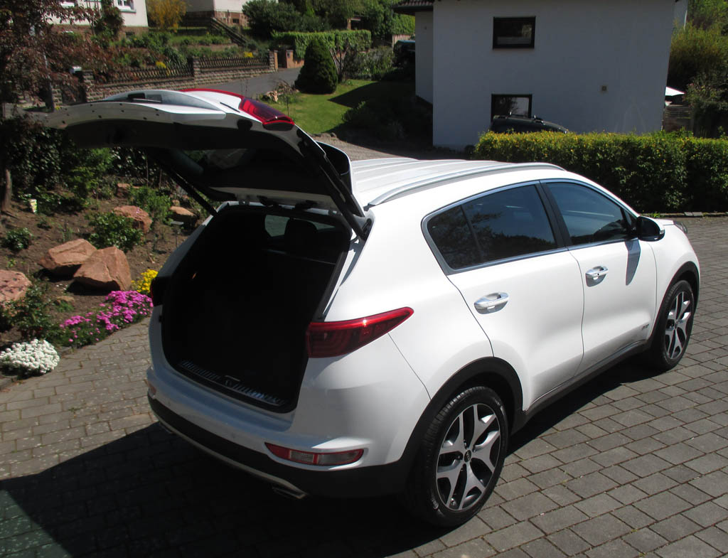 Kia Sportage: Heck-/Seitenansicht.