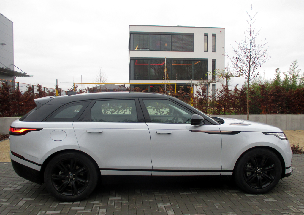 Land Rover Range Rover Velar: Und so sieht das Premium-Mittelklasse-SUV der Biten von der Seite aus.