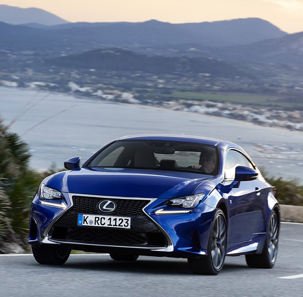 Lexus RC: Der Vierzylinder-Turbo im 200t leistet 245 PS.