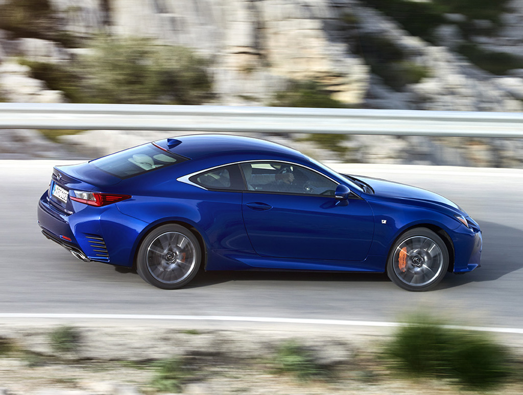 Lexus RC: Und so sieht das zweitürige Sportcoupé von der Seite aus.