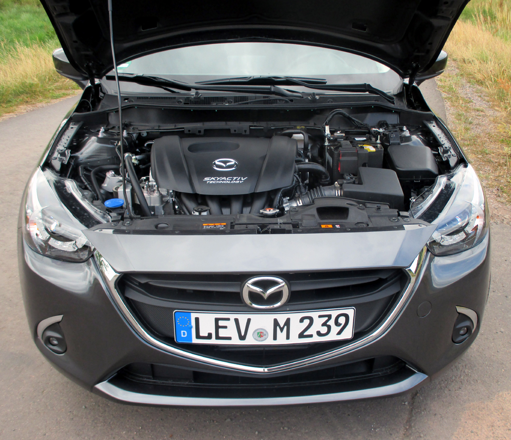 Mazda2: Blick unter die Haube auf den 1,5-Liter-Vierzylinder.