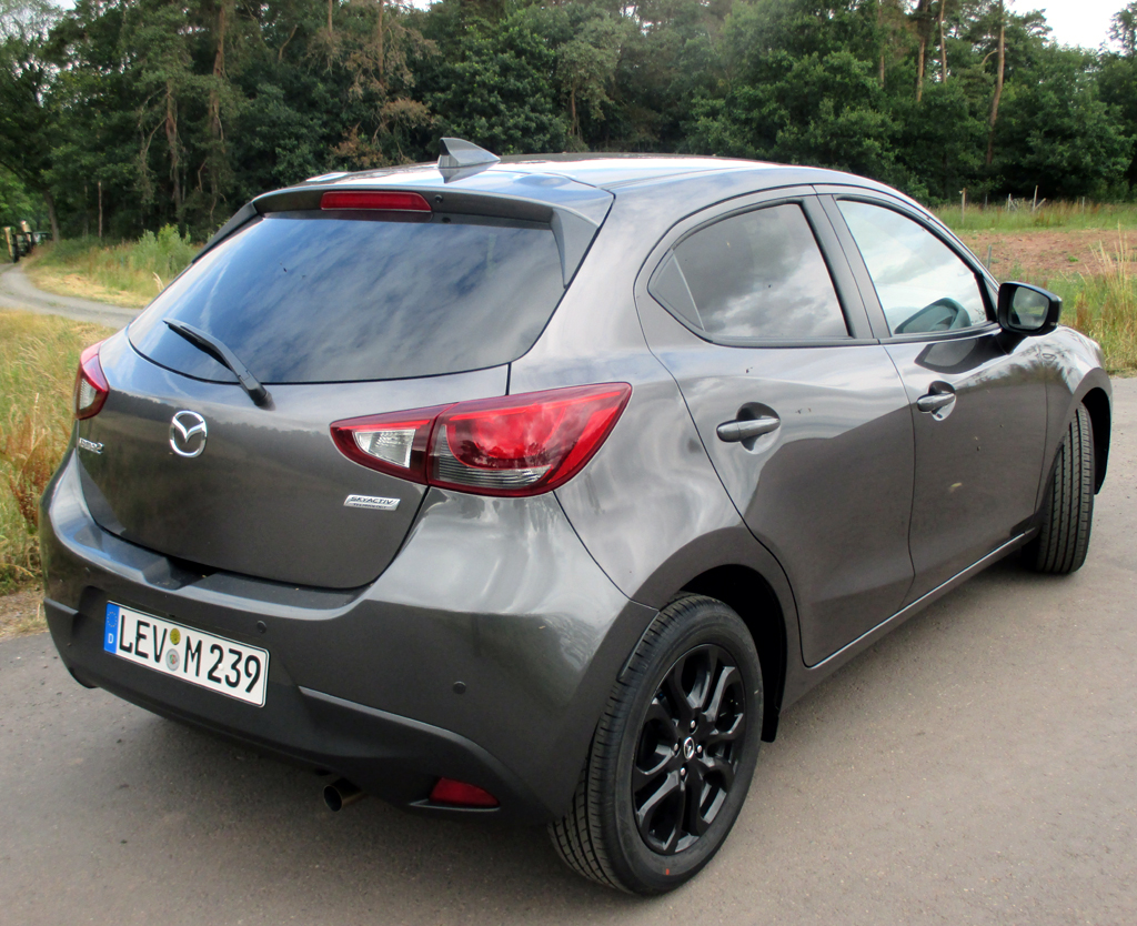 Mazda2: Heck-/Seitenansicht.