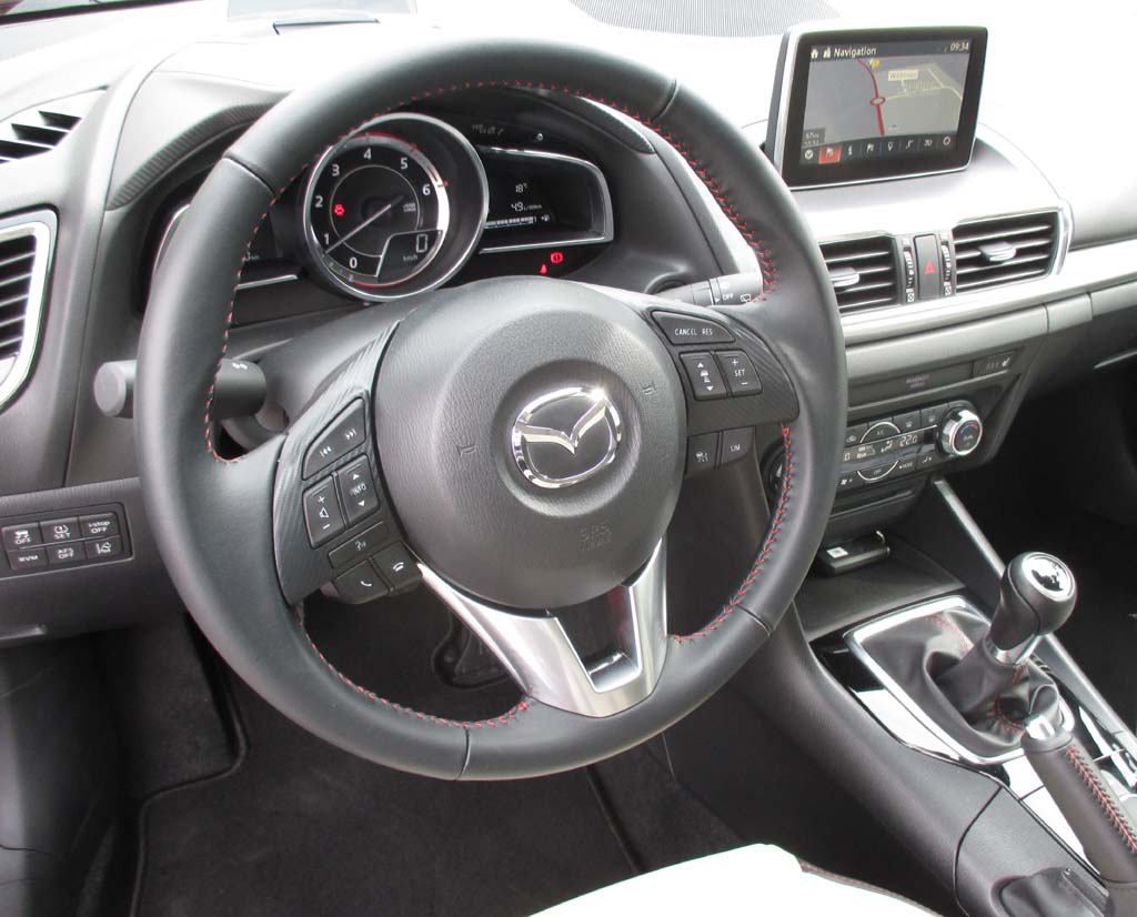 Mazda3: Blick ins Cockpit.