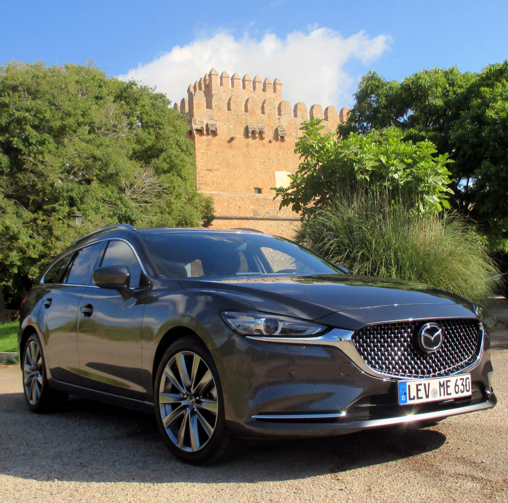 Mazda6: Der Kombi ist zwar etwas kürzer, stellt dennoch die nutzwertigere Variante dar.