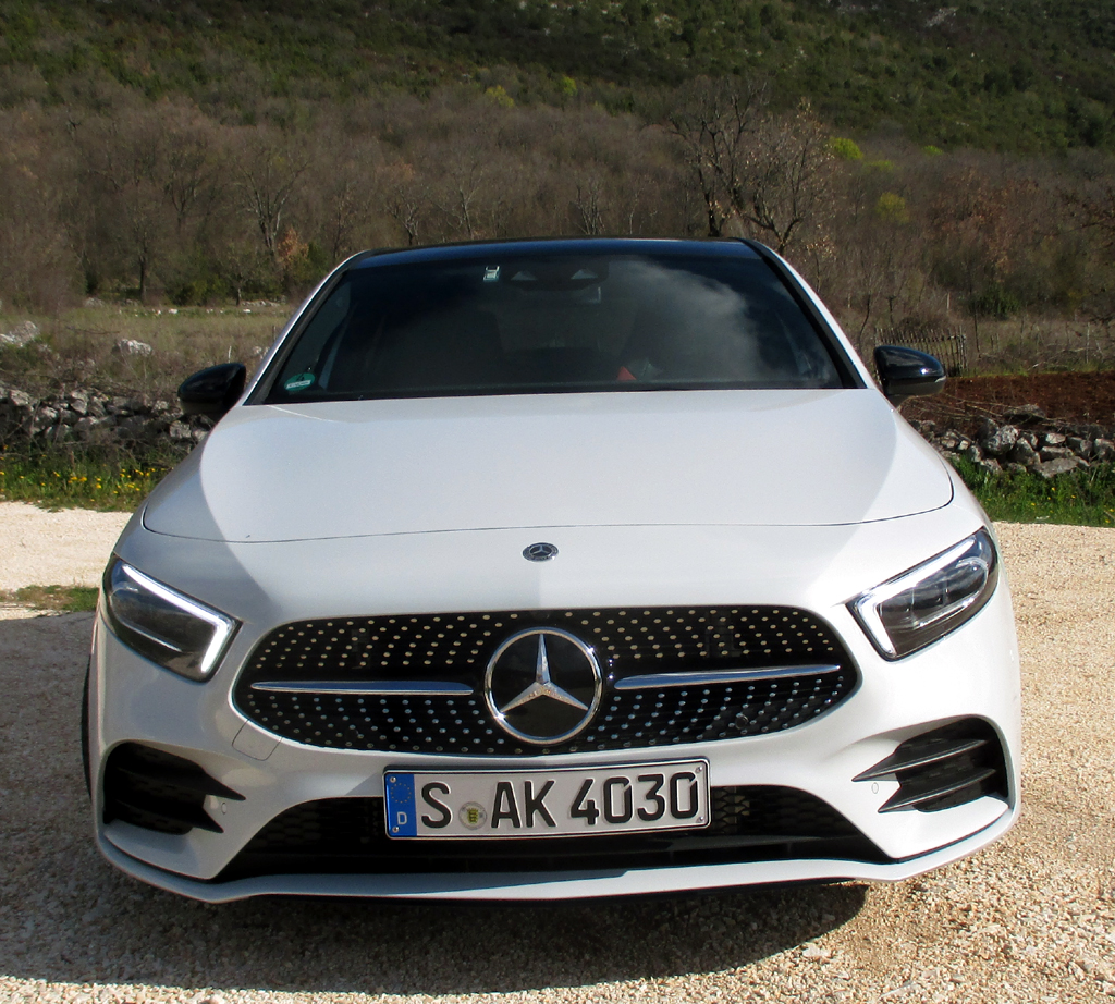 Mercedes A-Klasse: Blick auf die Frontpartie. Foto: Koch