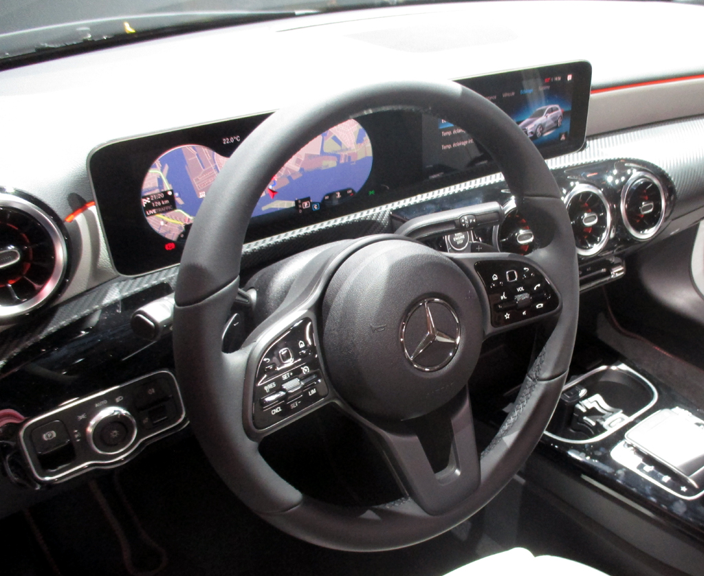 Mercedes A-Klasse: Die eigentliche Revolution findet digital im Cockpit statt.