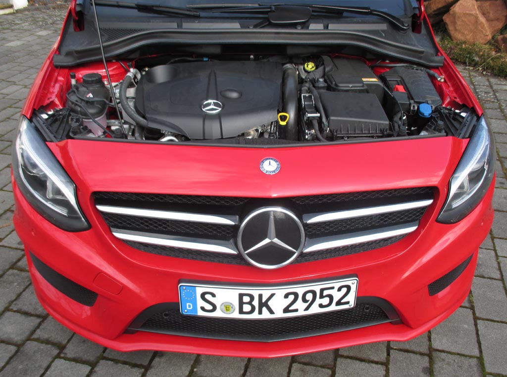 Mercedes B-Klasse: Blick unter die Haube auf den 2,1-Liter-Turbodiesel.