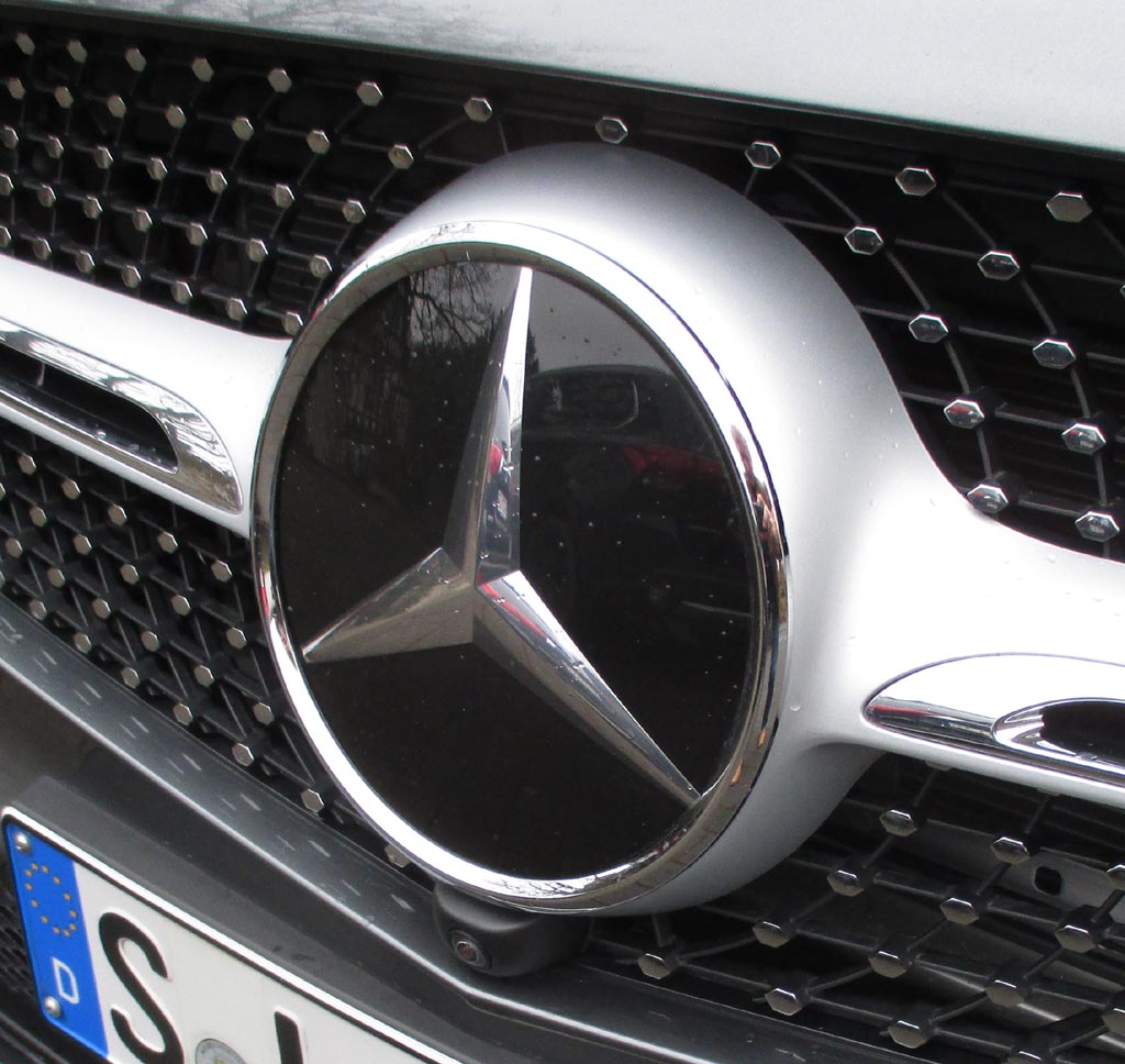Mercedes GLC Coupé: Der Markenstern prangt vorn groß im Kühlergrill.