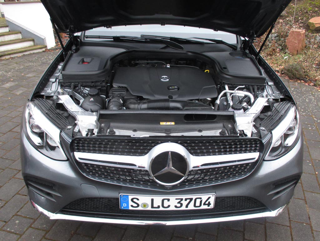 Mercedes GLC Coupé: Blick unter die Haube auf den 2,1-Liter-Biturboselbstzünder.