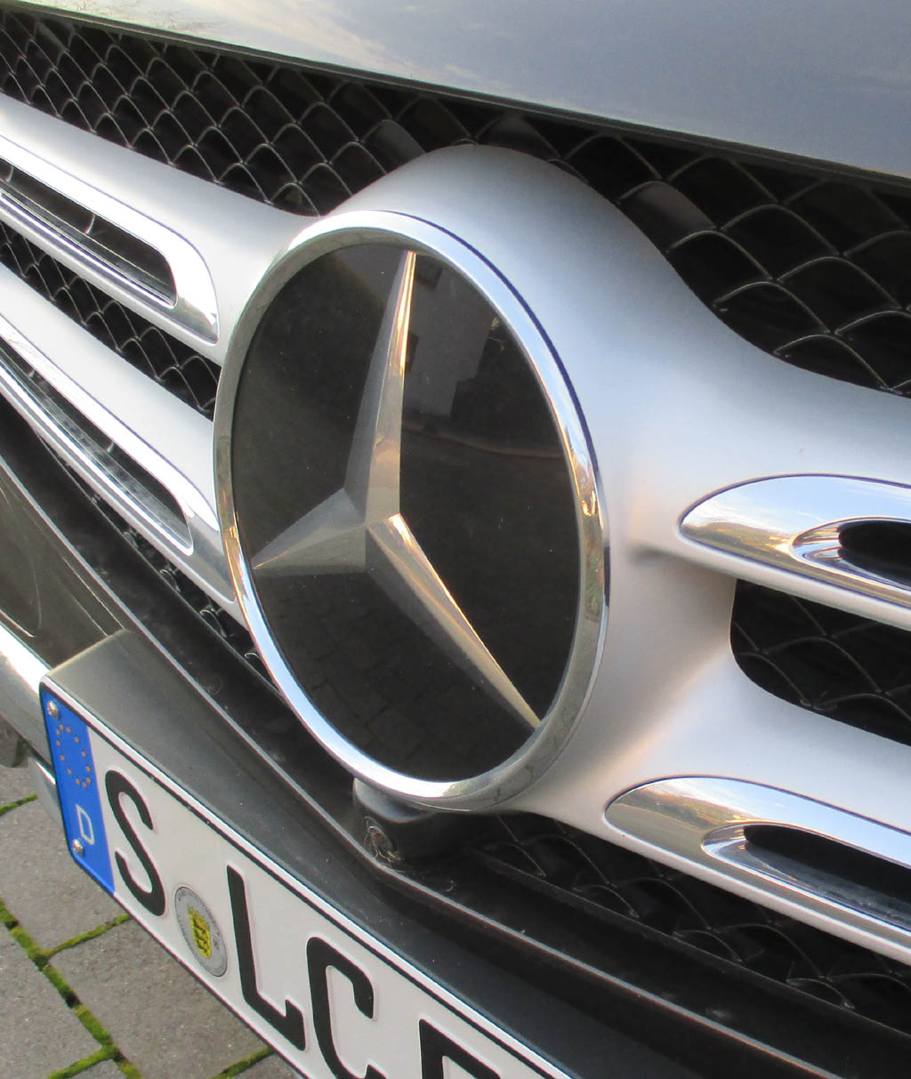 Mercedes-Benz GLC: Der Markenstern prangt vorn groß im Kühlergrill.