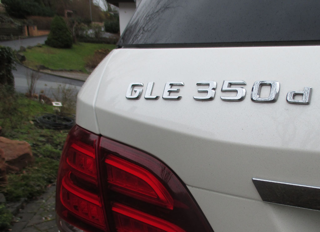 Mercedes GLE: Moderne Leuchteinheit hinten mit Modellkennung.