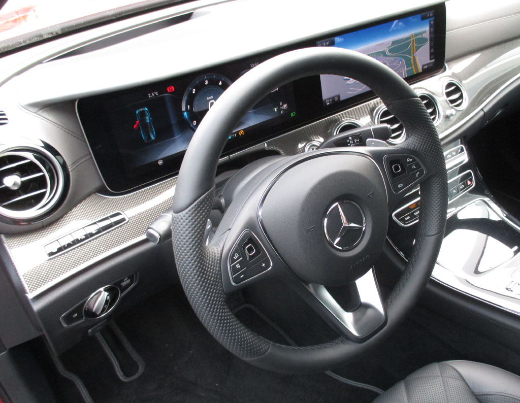 Mercedes E-Klasse T-Modell: Blick ins genauso noble wie funktionelle Cockpit.
