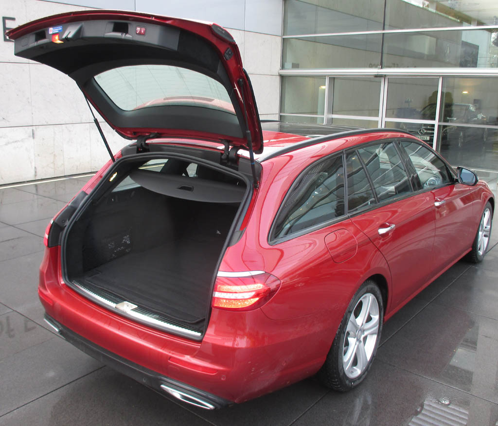 Mercedes E-Klasse T-Modell: Das Gepäckabteil fasst 640 bis 1820 Liter.
